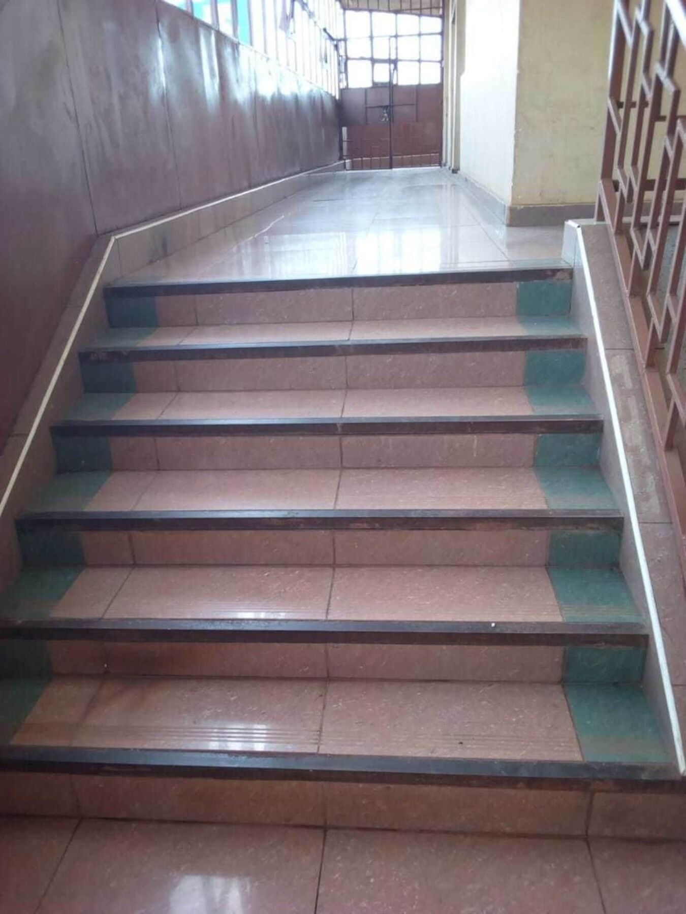 Mountain Palace Hotel 尼耶利 外观 照片